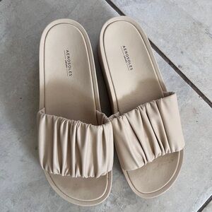 AEROSOLES Women's Cream Ruffle Platform Slide Mule Sandals